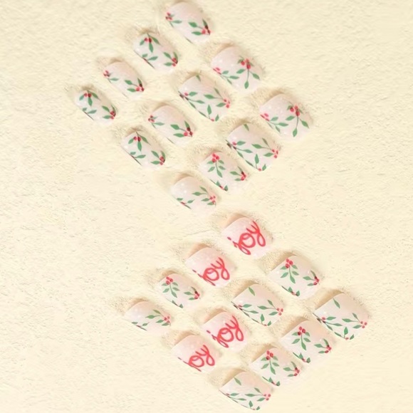 Christmas Press On Nails - Picture 3 of 6